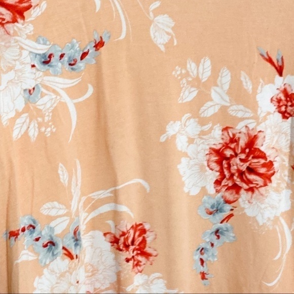 TORRID Super soft floral cold shoulder top - Picture 7 of 11